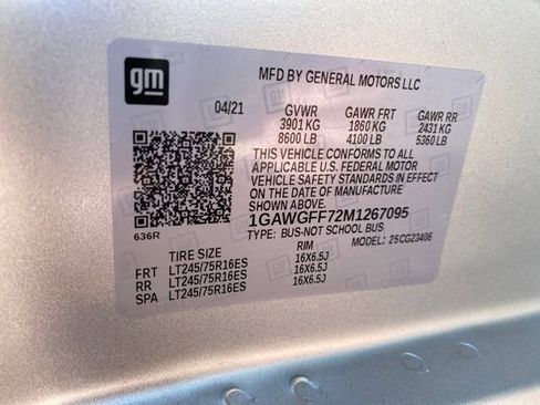 Certified 2021 Chevrolet Express 2500 LT w/ LT Preferred Equipment Group image 18