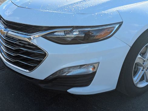 Used 2023 Chevrolet Malibu LT FWD image 12