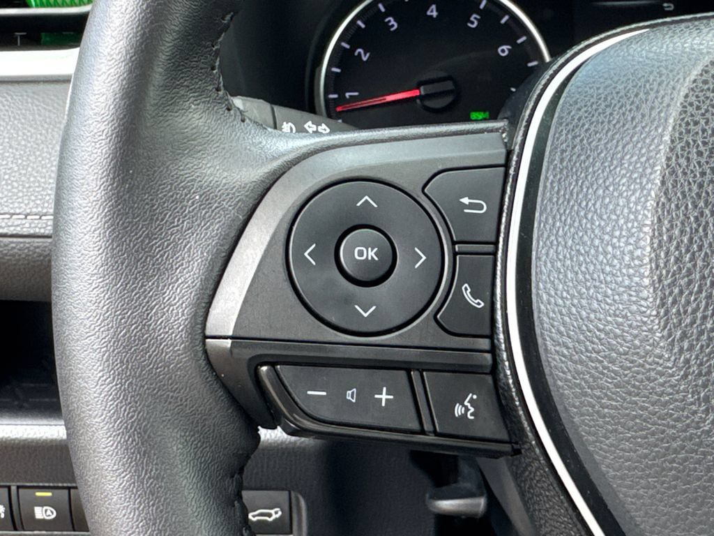 Used 2022 Toyota RAV4 XLE Premium FWD image 27