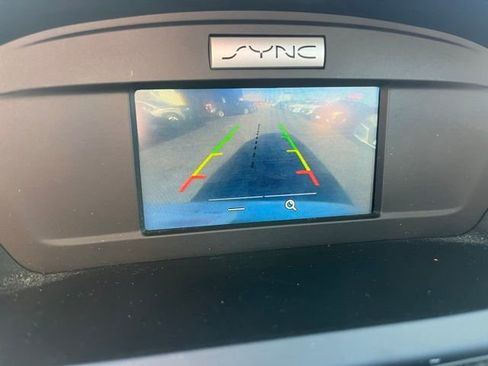 Used 2018 Ford C-MAX SE image 16