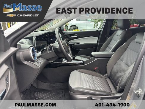 Certified 2024 Chevrolet Trax LT w/ LT Convenience Package FWD image 16