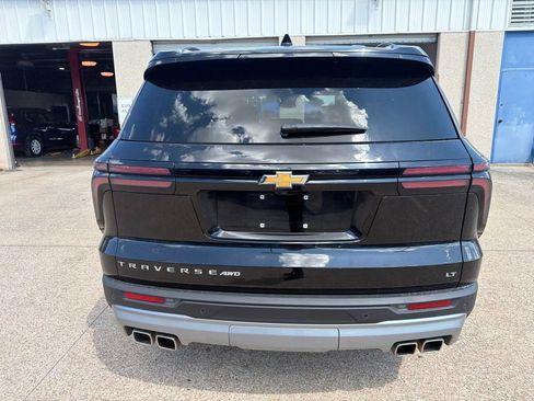 Used 2024 Chevrolet Traverse LT AWD/4WD image 4