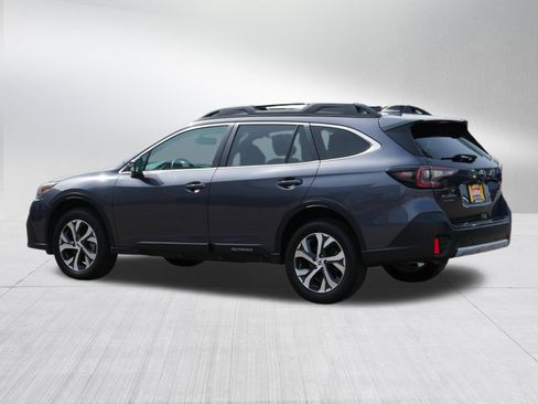 Used 2022 Subaru Outback Limited AWD/4WD image 5