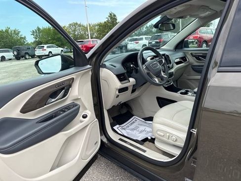 Used 2023 GMC Terrain Denali w/ Denali Premium Package AWD/4WD image 29