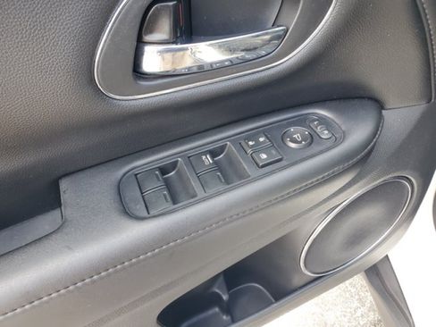 Used 2022 Honda HR-V EX-L image 13