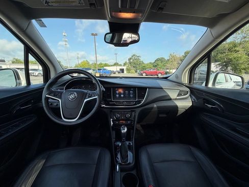 Used 2018 Buick Encore Essence FWD image 31