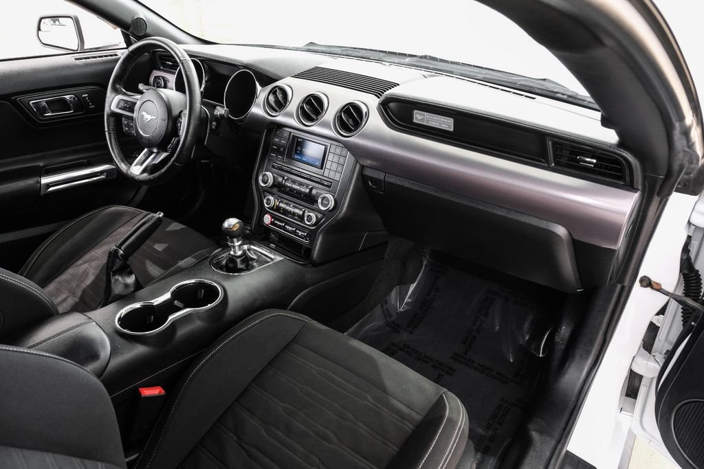 Used 2016 Ford Mustang Coupe RWD image 11