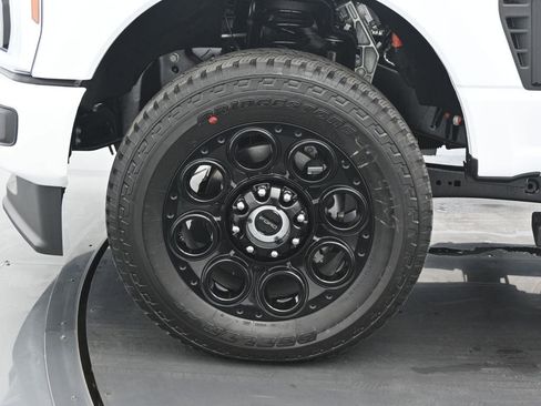 New 2026 Ford F250 Lariat w/ Black Appearance Package AWD/4WD image 24
