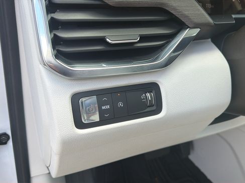 Used 2025 GMC Acadia Denali FWD image 26