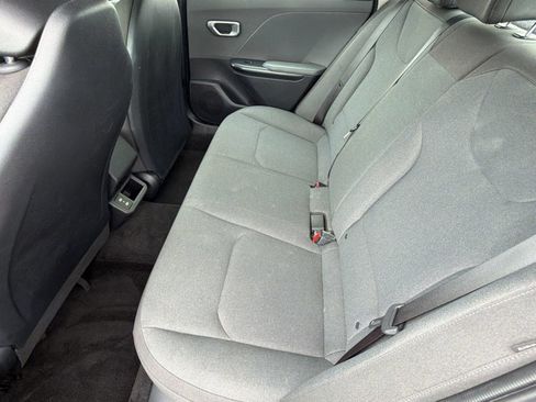 Used 2025 Kia K4 FWD image 22