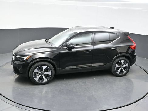 Used 2023 Volvo XC40 B5 Plus w/ Driver Assist Package AWD/4WD image 34