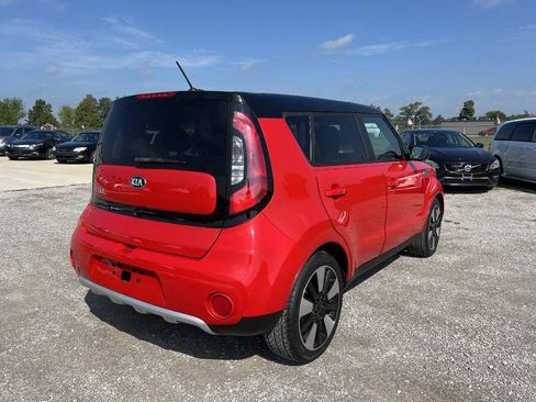 Used 2017 Kia Soul + w/ Designer's Package FWD image 8