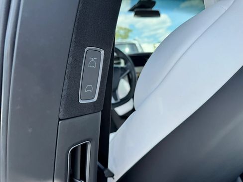 Used 2018 Tesla Model X 100D AWD/4WD image 23