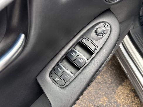 Used 2019 INFINITI QX50 Essential w/ Premium Heat Package image 11