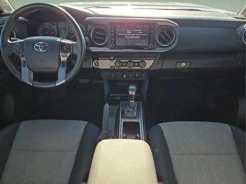 Used 2020 Toyota Tacoma TRD Off-Road image 17