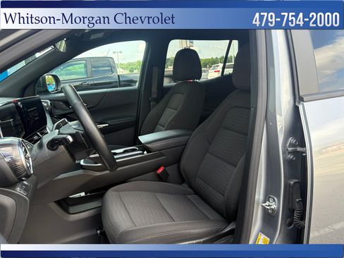 Used 2025 Chevrolet Equinox LT FWD image 9