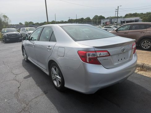 Used 2012 Toyota Camry SE FWD image 5