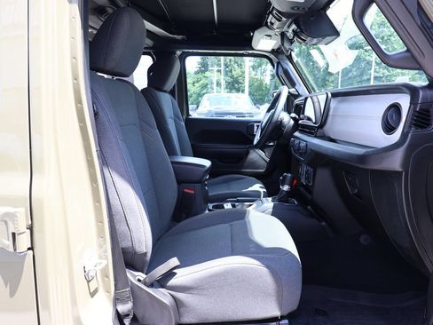Used 2025 Jeep Wrangler Unlimited Sport AWD/4WD image 32
