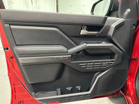 Used 2025 Toyota Tacoma TRD Sport image 8