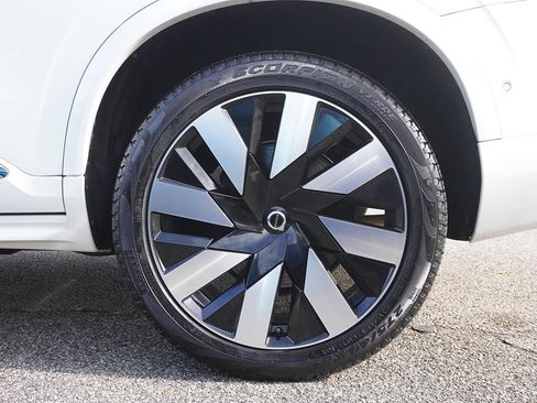 Used 2024 Volvo XC90 T8 Plus w/ Protection Package image 27