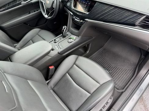 Used 2024 Cadillac XT6 Premium Luxury w/ LPO, Floor Liner Package AWD/4WD image 20