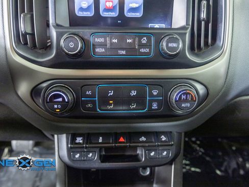 Used 2017 Chevrolet Colorado Z71 AWD/4WD image 21