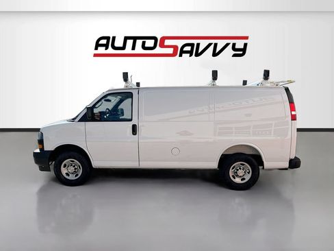 Used 2025 Chevrolet Express 2500 w/ Driver Convenience Package RWD image 4
