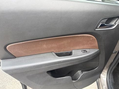 Used 2011 Chevrolet Equinox LT FWD image 18
