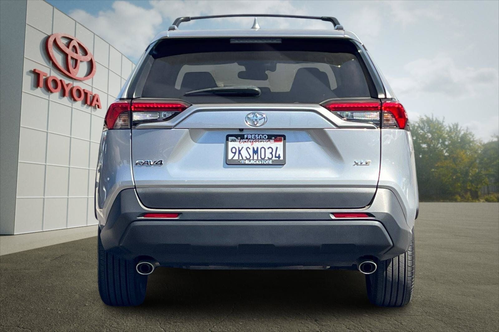 Used 2024 Toyota RAV4 XLE Premium w/ Weather Package FWD image 4