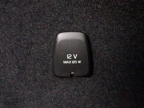 Used 2025 Volvo XC90 B6 Ultra w/ Protection Package image 34