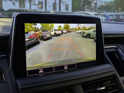 Used 2021 Chevrolet Suburban Z71 w/ Rear Media and Nav Package AWD/4WD image 23