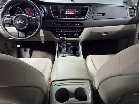 Used 2016 Kia Sedona LX w/ LX Convenience Package FWD image 8