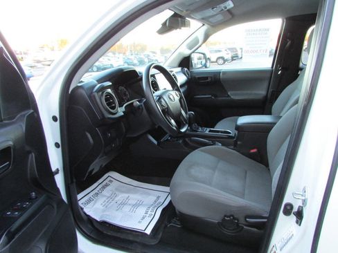 Used 2021 Toyota Tacoma SR image 7