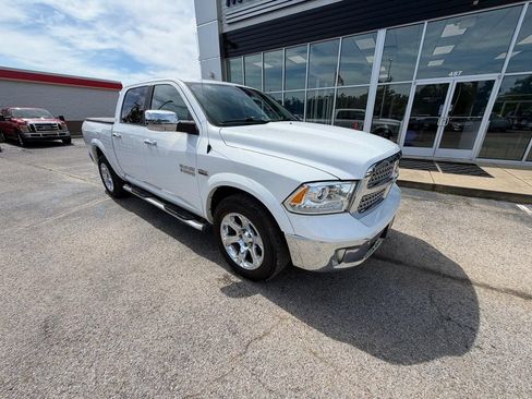 Used 2018 RAM 1500 Laramie w/ Convenience Group AWD/4WD image 2