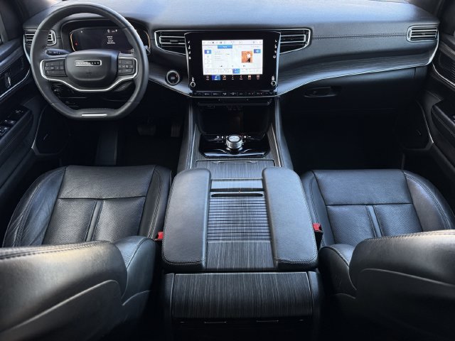 Used 2024 Jeep Wagoneer L Series II w/ Flexible Seating Group RWD image 11