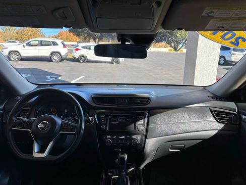 Used 2019 Nissan Rogue SL image 9