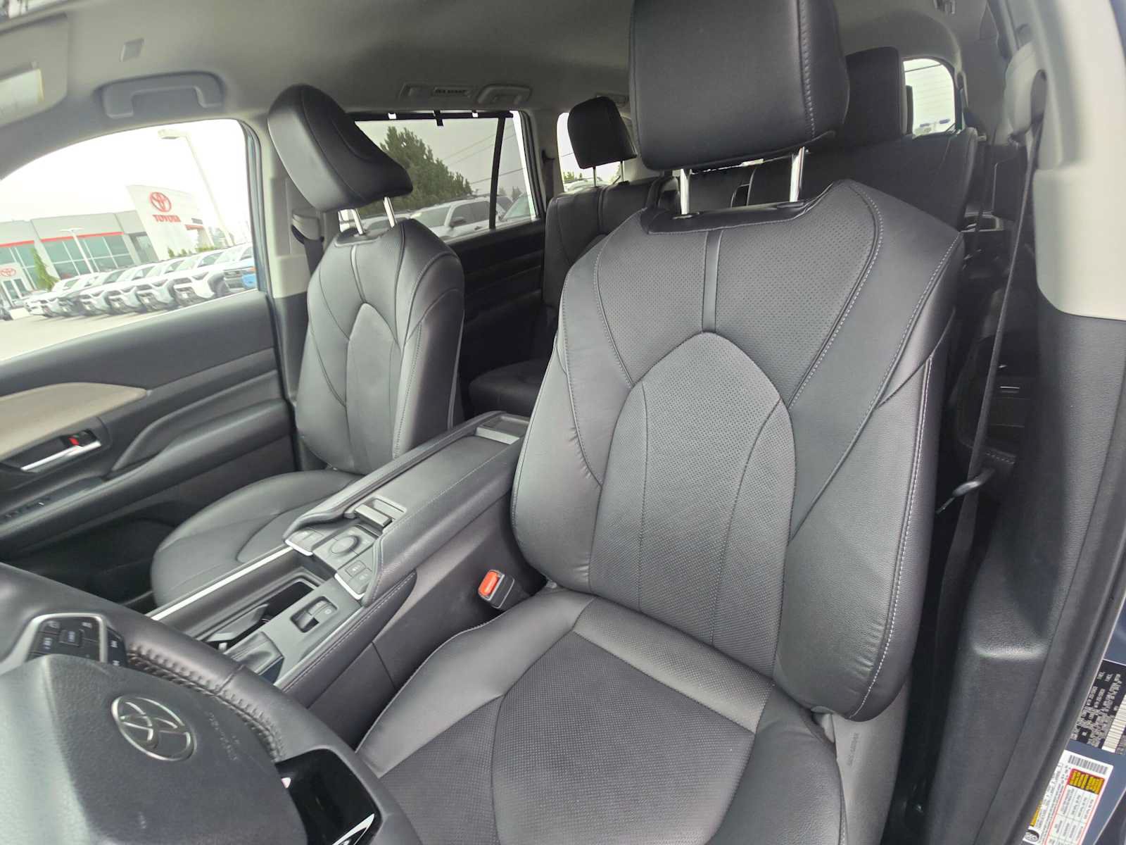 Certified 2024 Toyota Grand Highlander AWD image 22