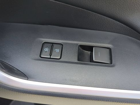 Used 2022 Toyota RAV4 XSE AWD/4WD image 28