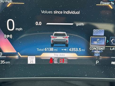 Used 2025 BMW X1 xDrive28i w/ Technology Package image 25