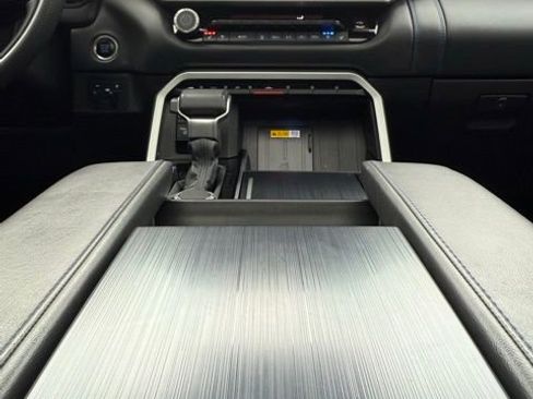 Used 2024 Toyota Tundra Platinum image 25