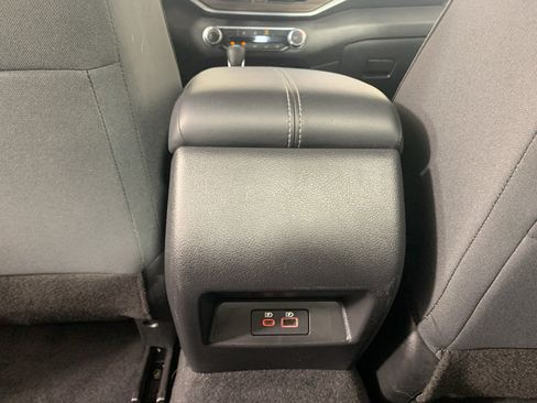 Used 2025 Nissan Altima 2.5 SV FWD image 31