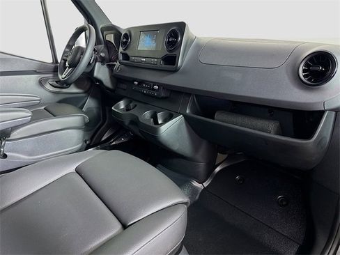 Used 2023 Mercedes-Benz Sprinter 2500 image 29