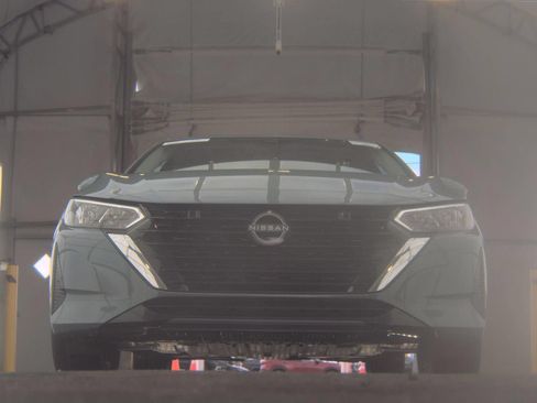 Used 2025 Nissan Sentra SV w/ SV Premium Package FWD image 3