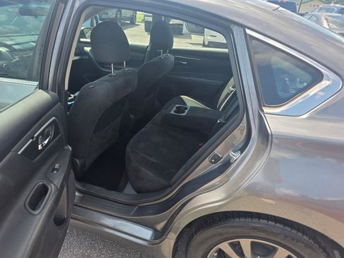 Used 2015 Nissan Altima 2.5 S w/ Special Edition Package FWD image 7