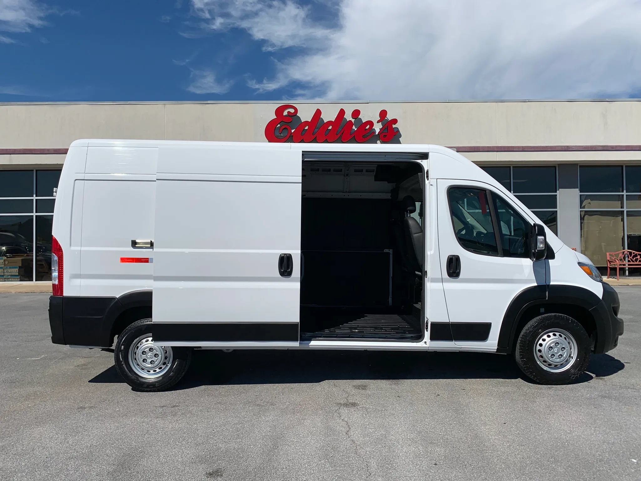 Used 2025 RAM ProMaster 2500 w/ Convenience Group FWD image 22