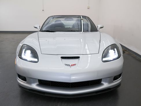 Used 2010 Chevrolet Corvette Grand Sport w/ Preferred Equipment Group RWD image 9