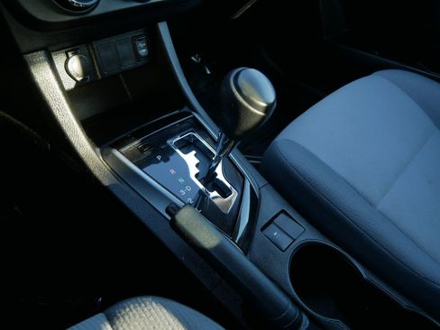 Used 2016 Toyota Corolla L image 23