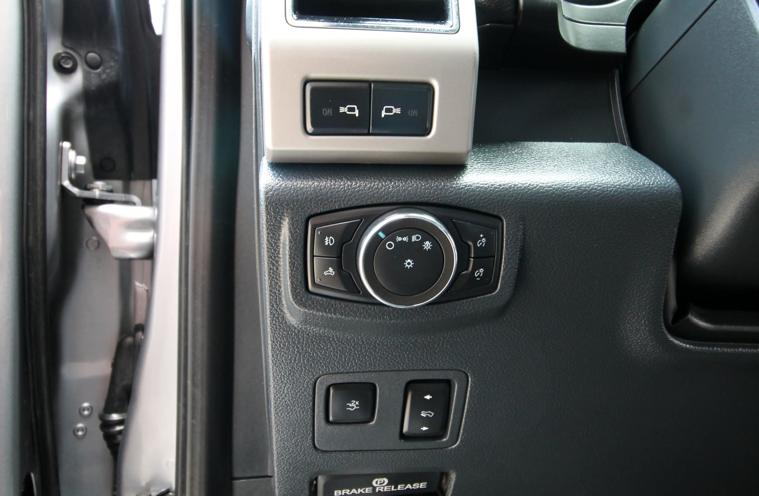 Used 2022 Ford F250 Lariat w/ Lariat Ultimate Package AWD/4WD image 26