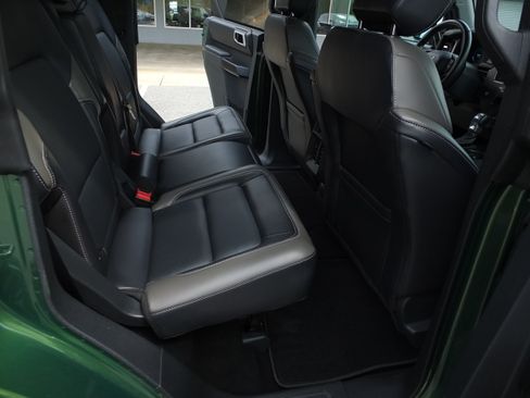 Used 2025 Ford Bronco Outer Banks AWD/4WD image 13