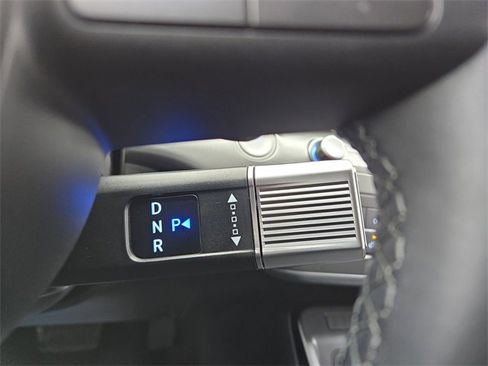 Certified 2025 Hyundai Kona SEL image 10